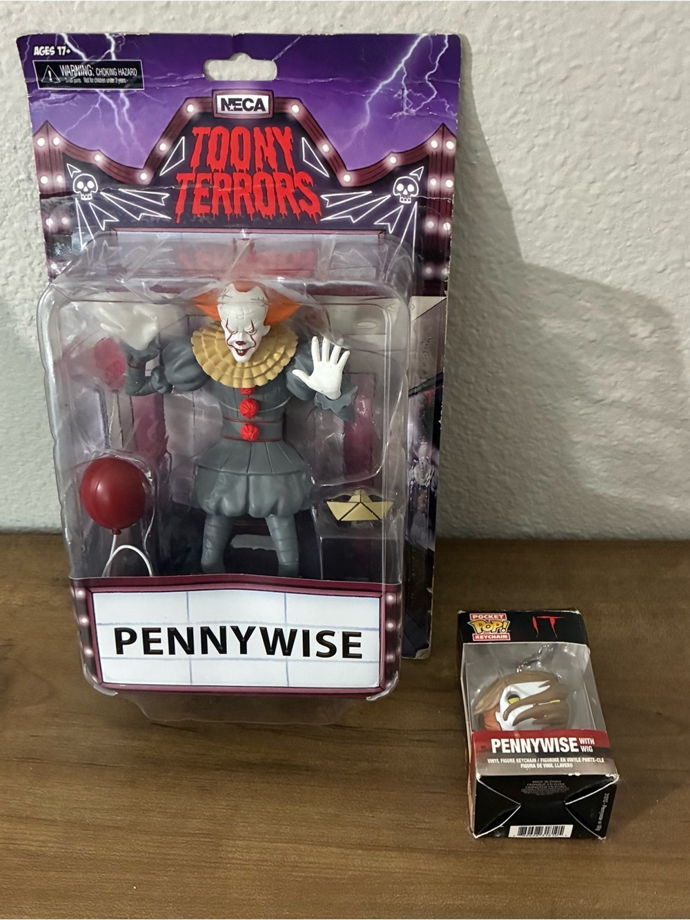 New Toony Terrors Pennywise Clown Figure & mini pop - Gray & Red